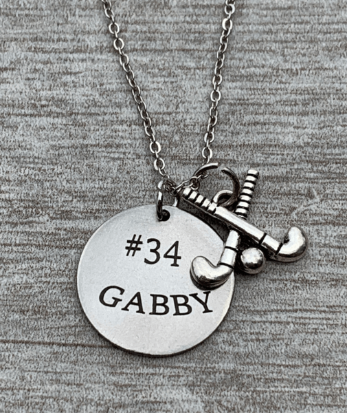 Field hockey necklace with a name engraved