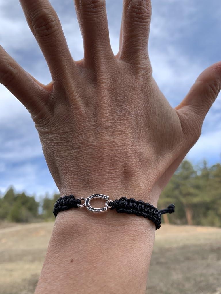 Horseshoe Rope Bracelet