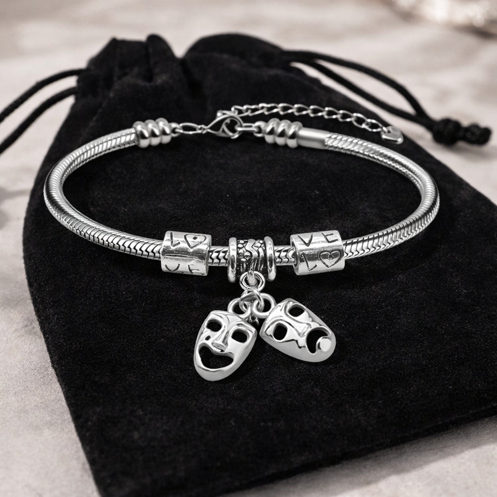 Drama Love Sneak Chain Bracelet