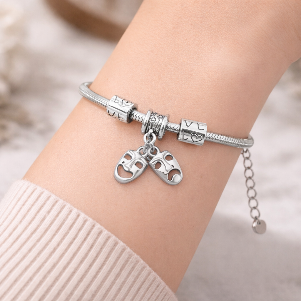 Drama Love Sneak Chain Bracelet